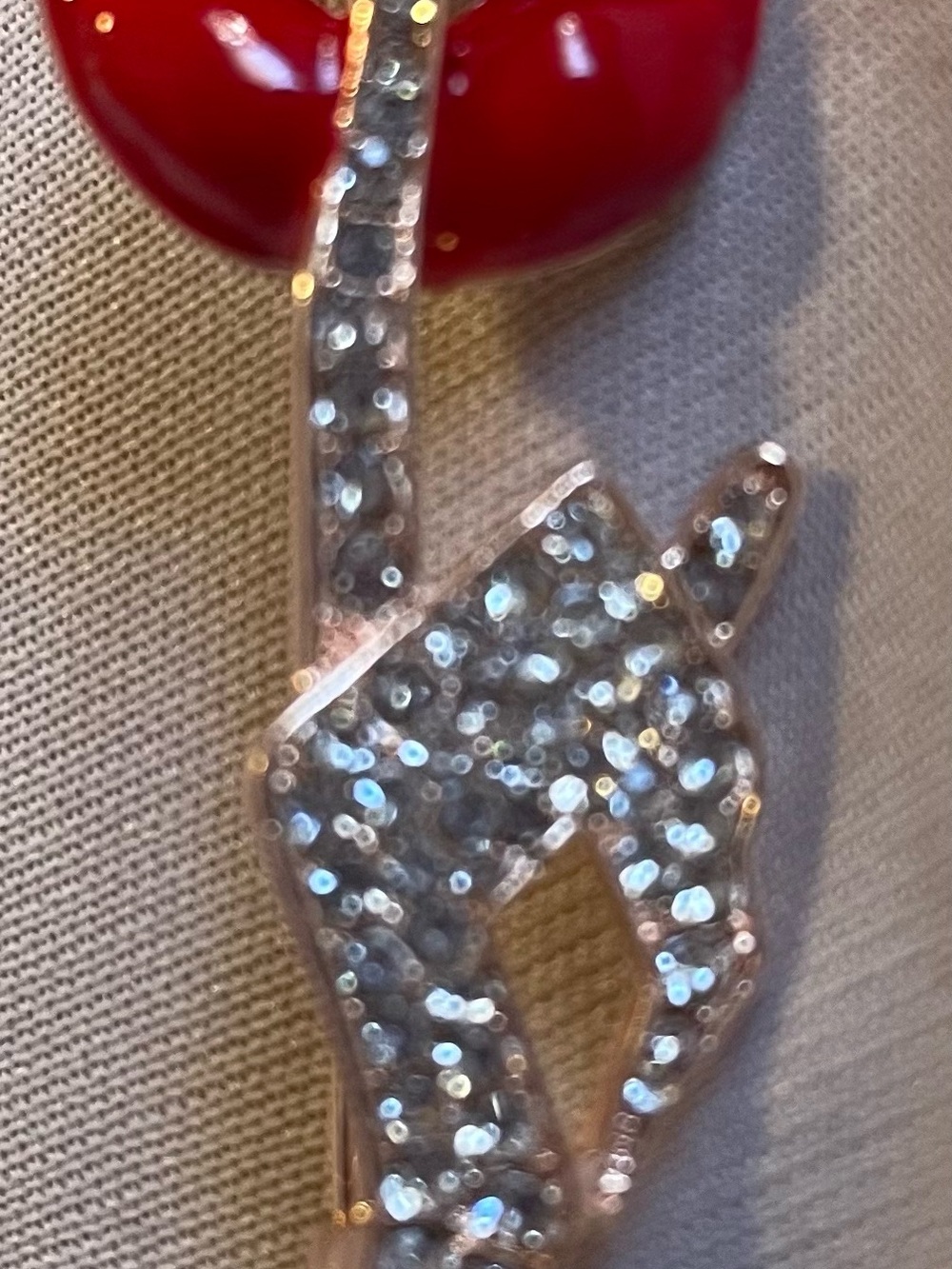 Red Lips & Venetian Mask Brooch